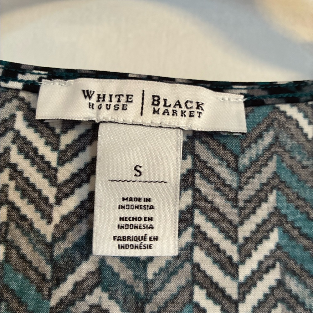 White House Black Market 2 women's Patterned sleeveless Tops. - Picture 4 of 12